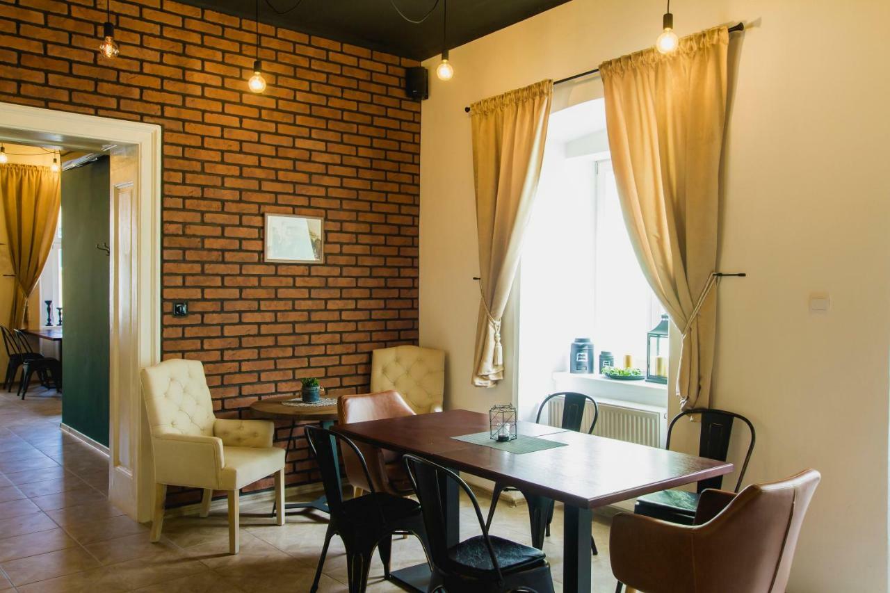 Penzion Kuria Nové Mesto nad Váhom Екстериор снимка